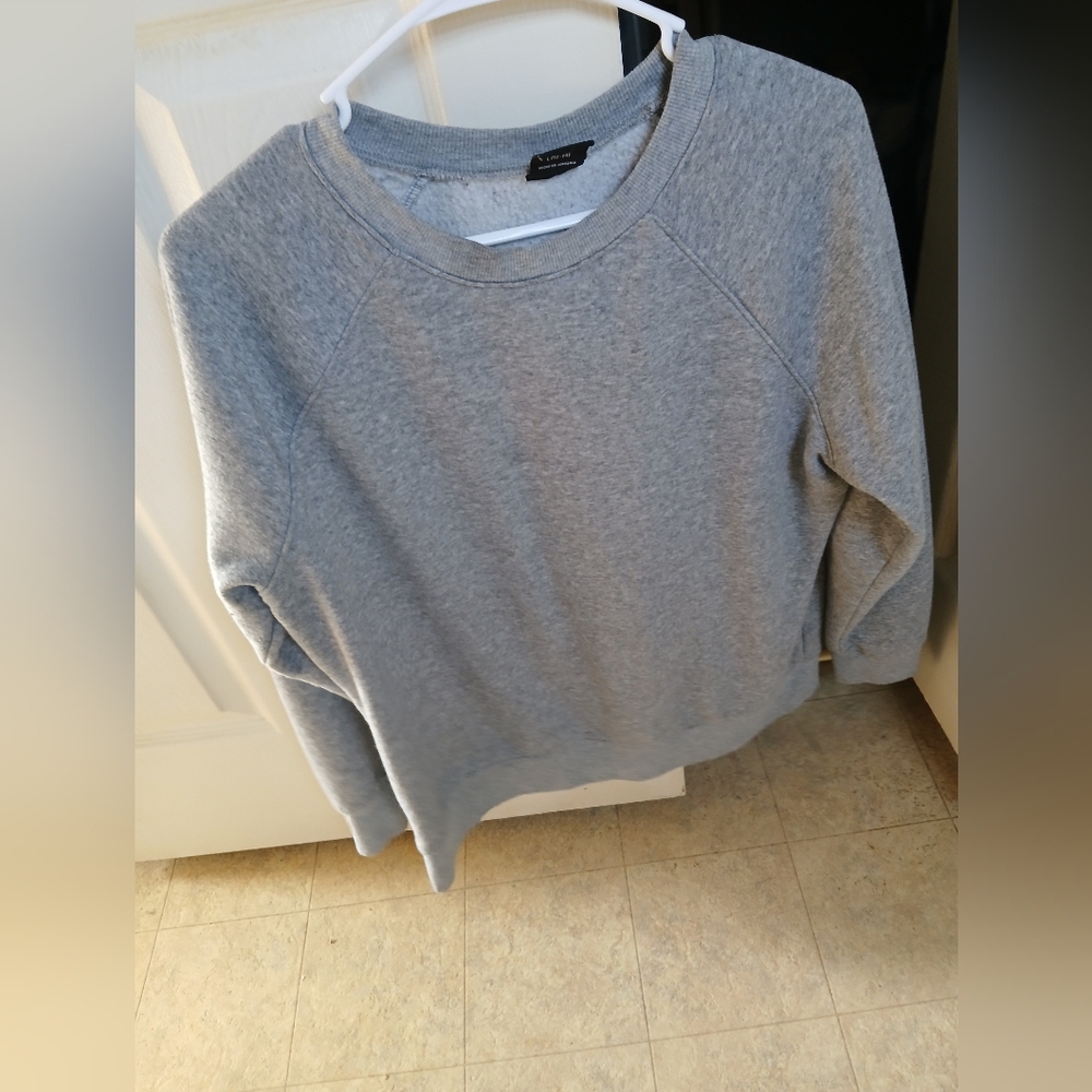 Athletic Works Light Heather Gray Crewneck Sweatshirt